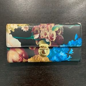 Badgley Mischka wallet
